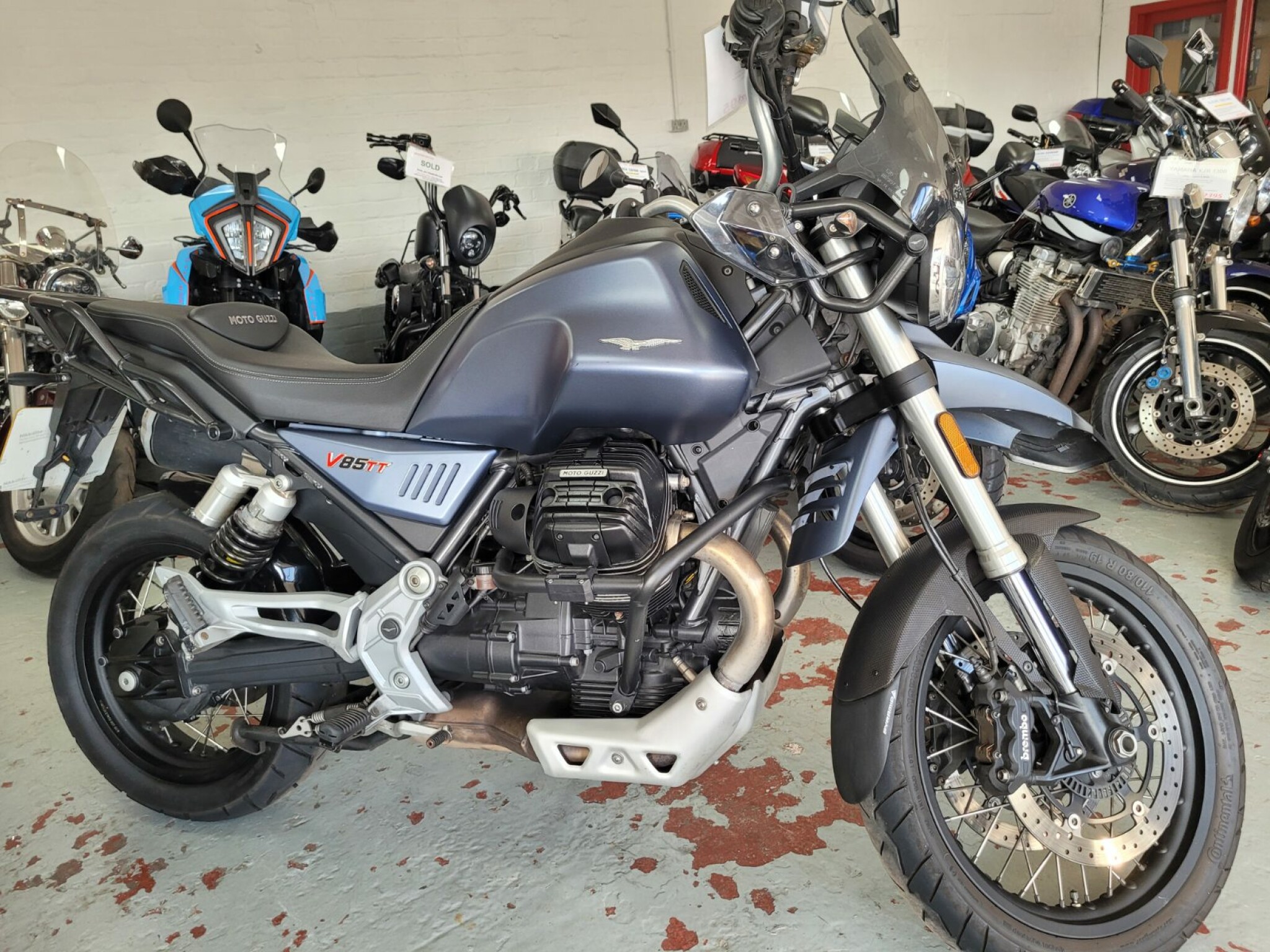 guzzi.jpg